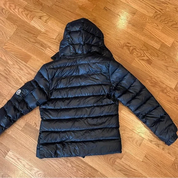 Black down filled puffer coat with removable hood - Picture 11 of 12